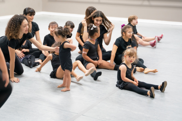 Volunteer Parents to Assist in Dance Classes